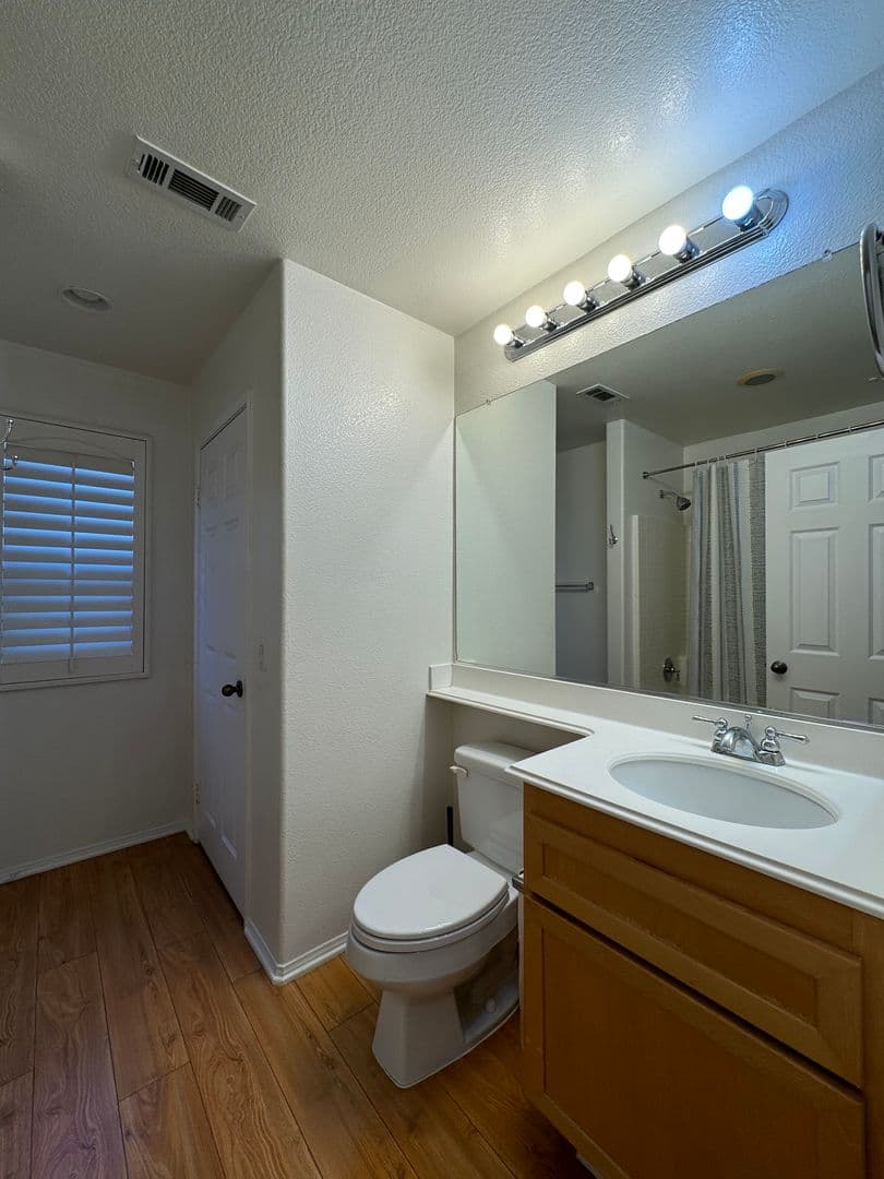 Pasadena Apartment: 616 E. Walnut Street
