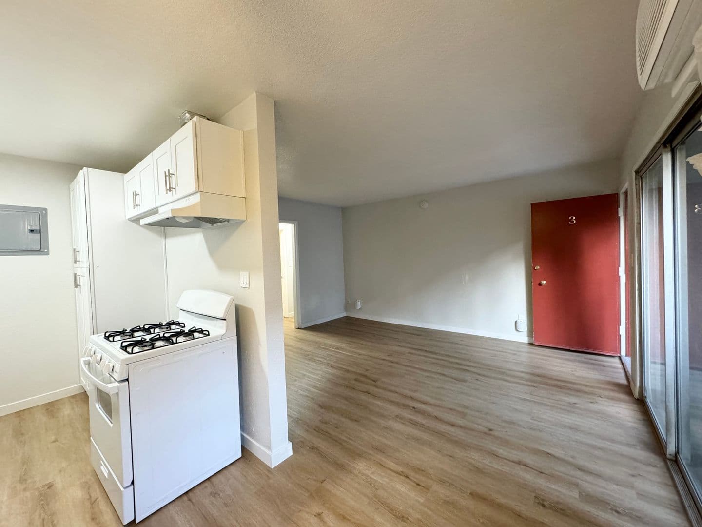 Pasadena Apartment: 80 N. Bonnie Avenue