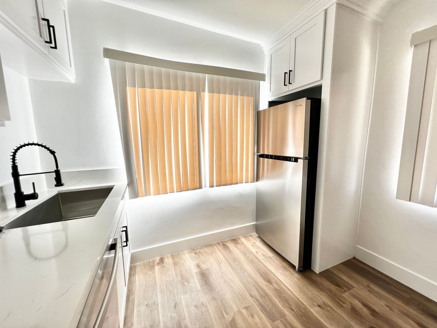 Los Angeles Apartment: 2278 W. Adams Blvd.