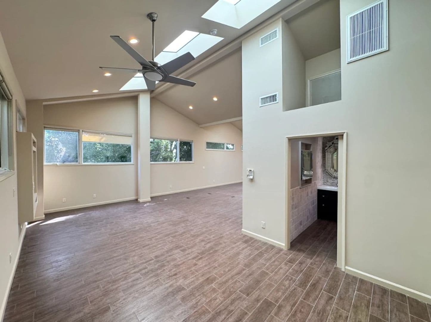 Los Angeles Apartment: 751 N. Harper Ave.