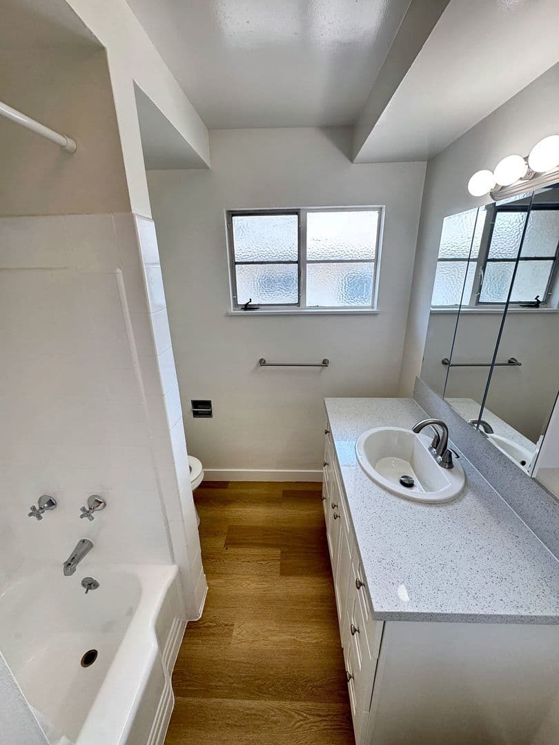 Arcadia Apartment: 441-445 S. Baldwin Ave.