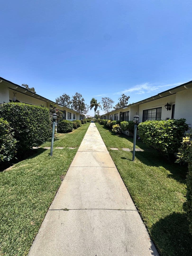 Arcadia Apartment: 441-445 S. Baldwin Ave.