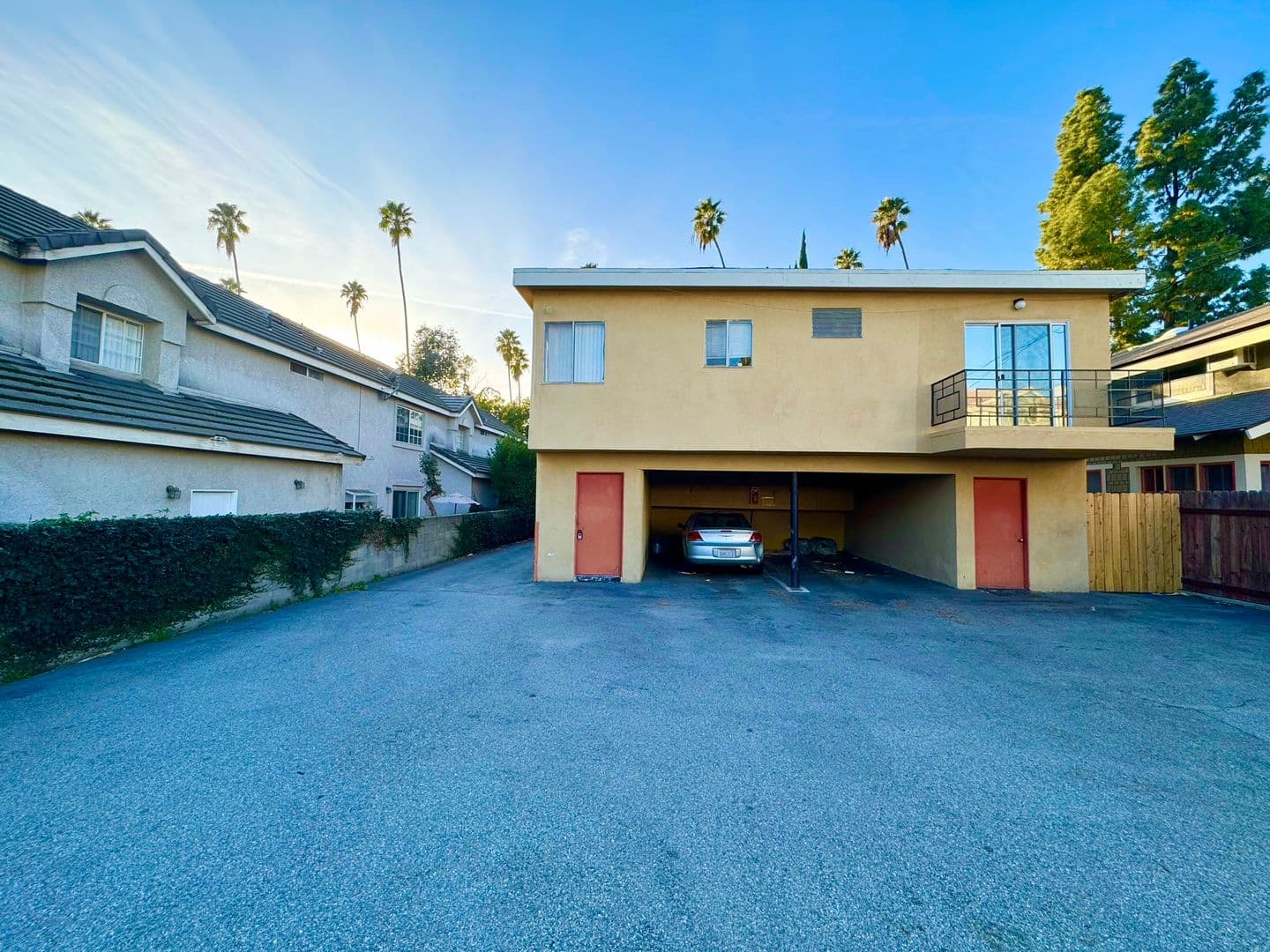 Pasadena Apartment: 80 N. Bonnie Avenue