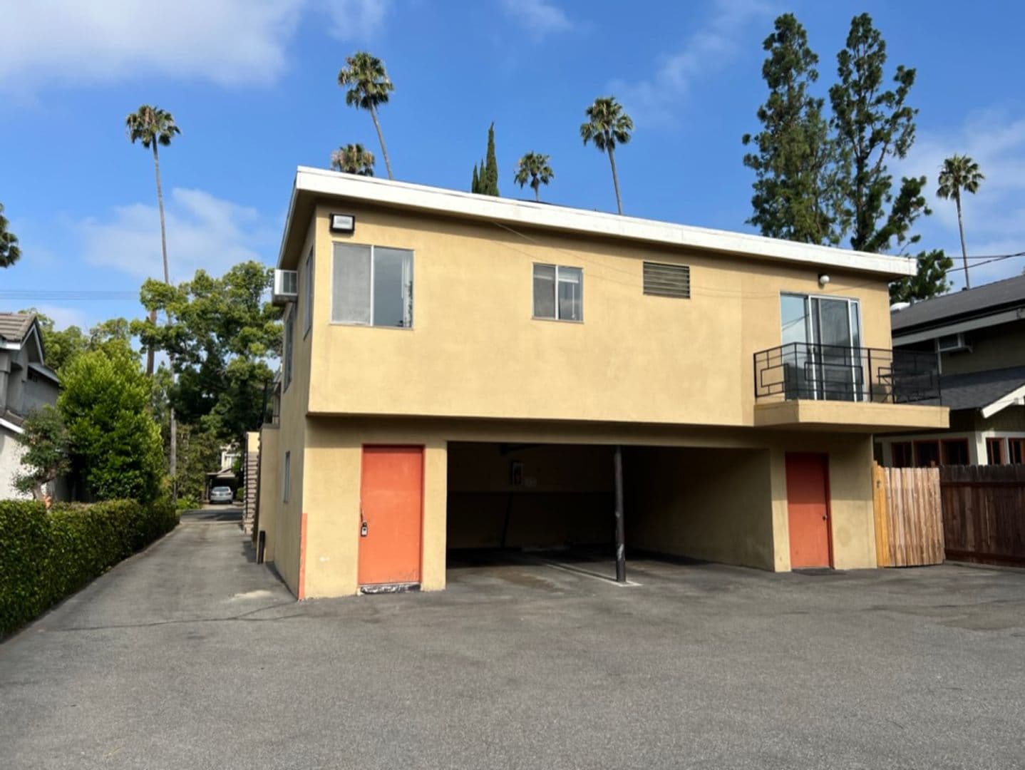 Pasadena Apartment: 80 N. Bonnie Avenue