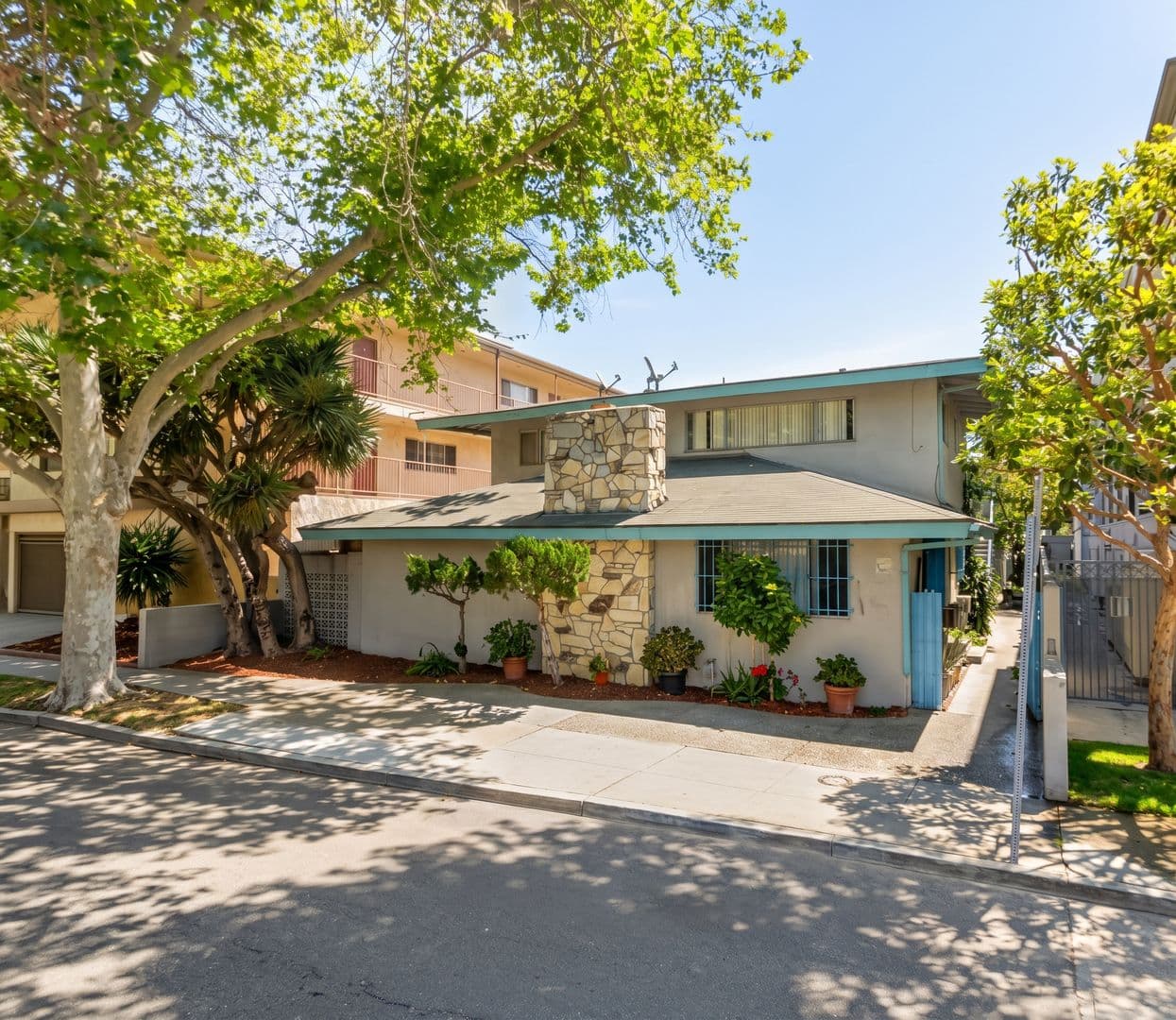 Santa Ana Apartment: 1415 N Durant St.