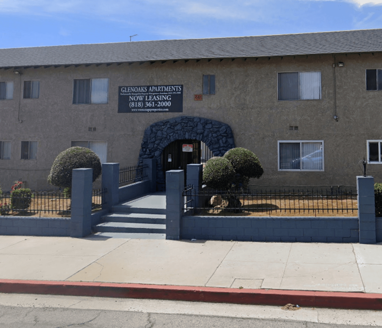 San Fernando Apartment: 650 Glenoaks Boulevard