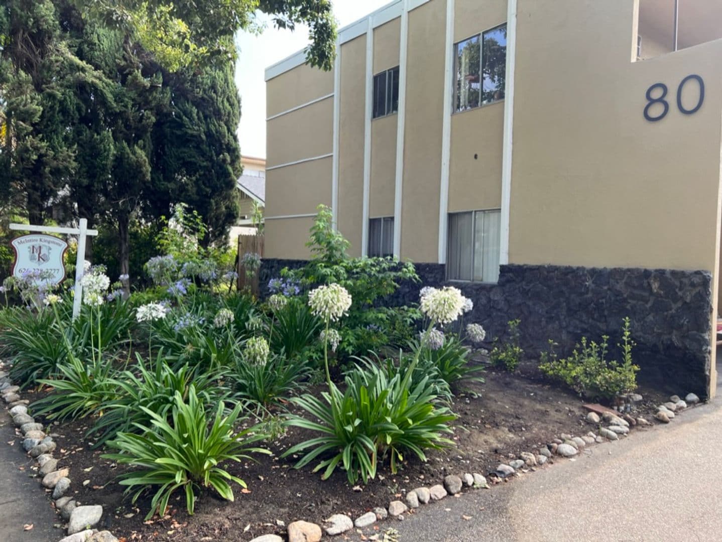 Pasadena Apartment: 80 N. Bonnie Avenue