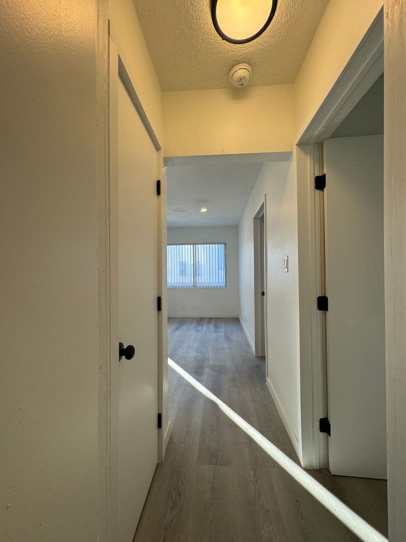 Los Angeles Apartment: 2278 W. Adams Blvd.