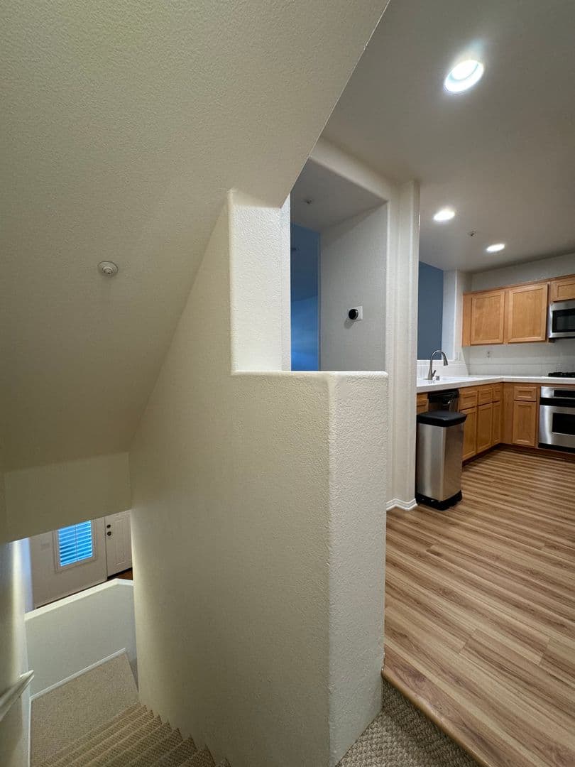 Pasadena Apartment: 616 E. Walnut Street