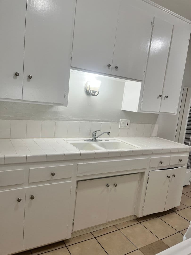 Pasadena Apartment: 425 N. Garfield Ave