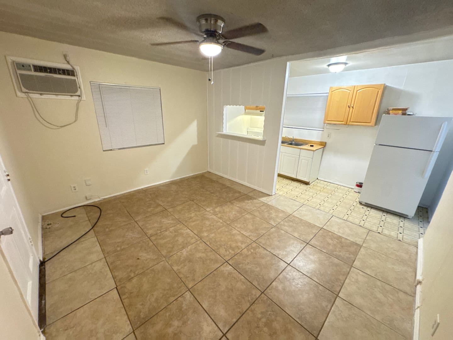 Pasadena Apartment: 52 S Allen Ave