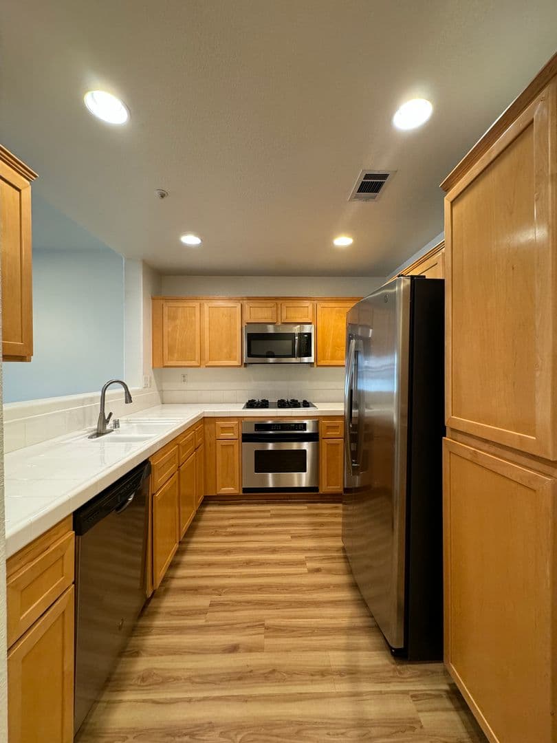Pasadena Apartment: 616 E. Walnut Street