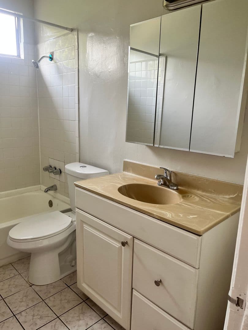 Pasadena Apartment: 425 N. Garfield Ave