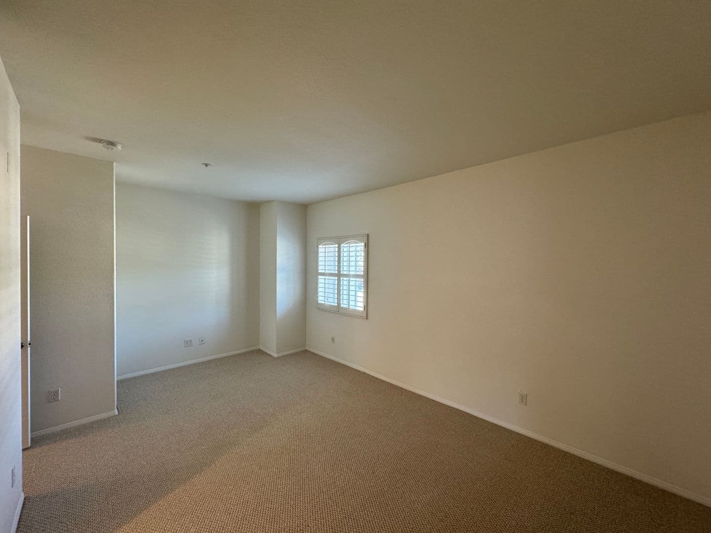 Pasadena Apartment: 616 E. Walnut Street