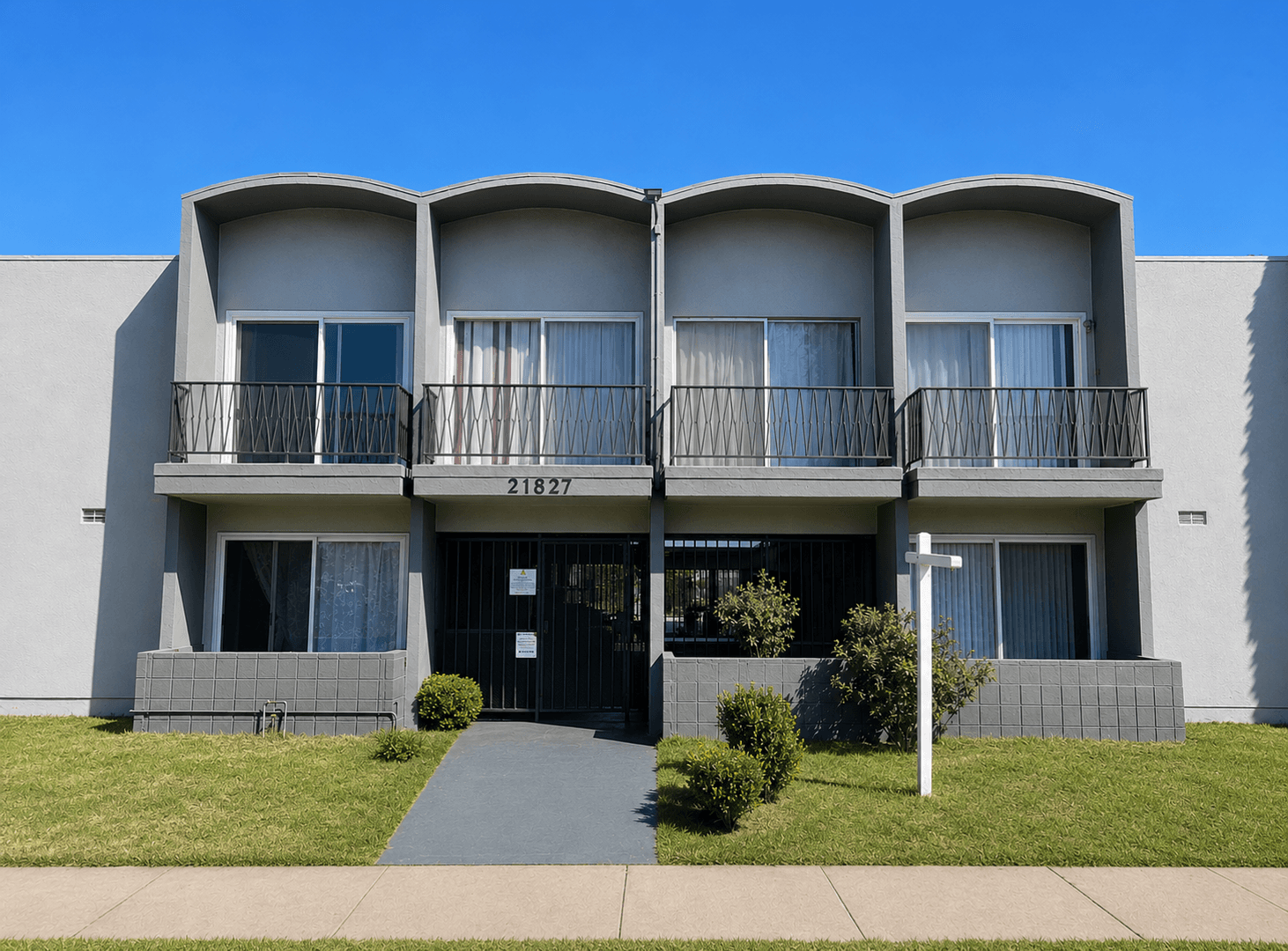 Canoga Park Apartment: 21827 Lanark St