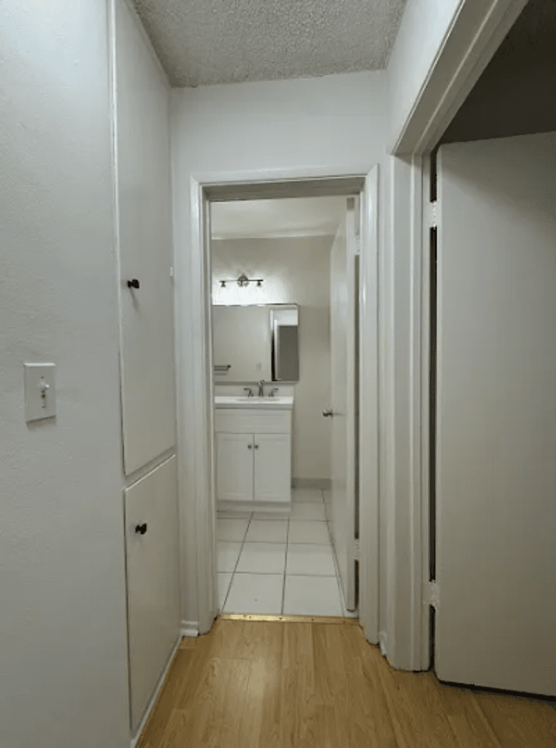 Los Angeles Apartment: 1150 N. Normandie Ave.