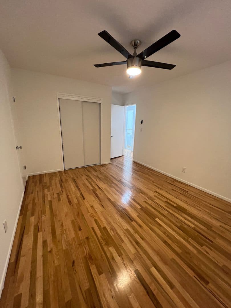 West Hollywood Apartment: 611 N Flores St.