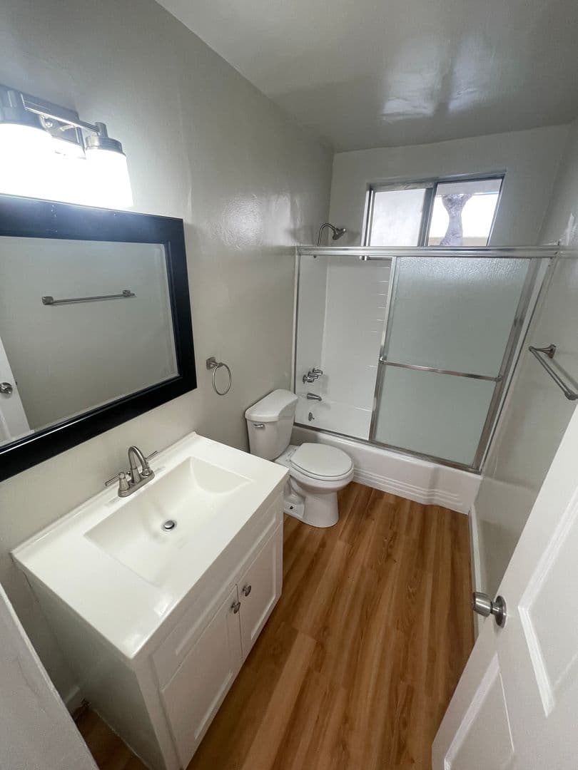 West Covina Apartment: 747 N Azusa Ave