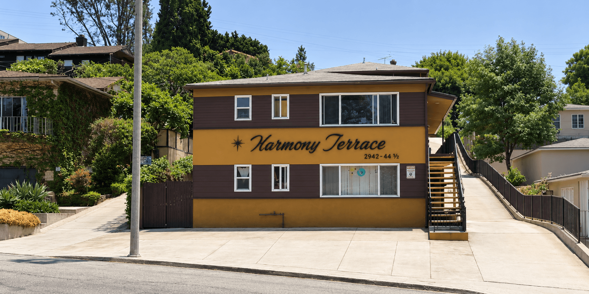 Los Angeles Apartment: 2962-2964 Hyperion Avenue