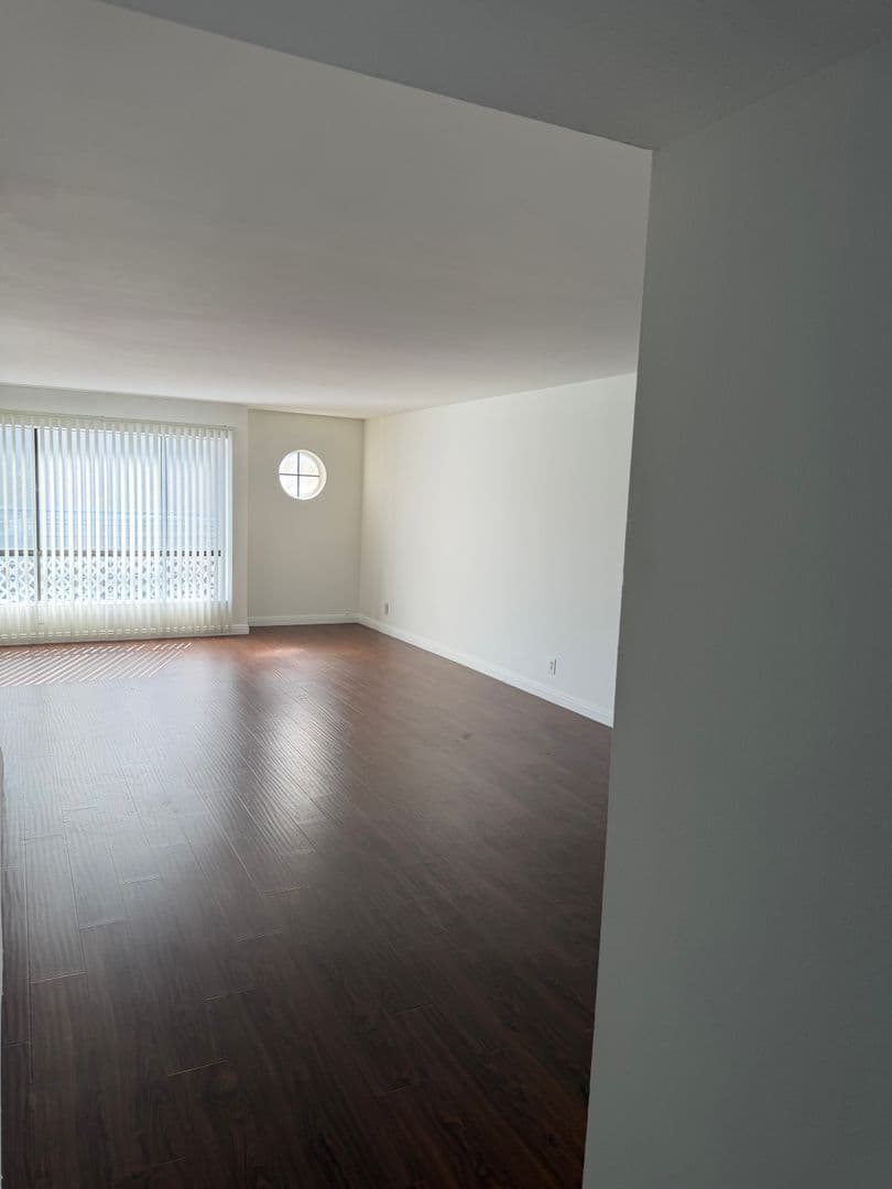 Glendale Apartment: 550 W. Stocker Street