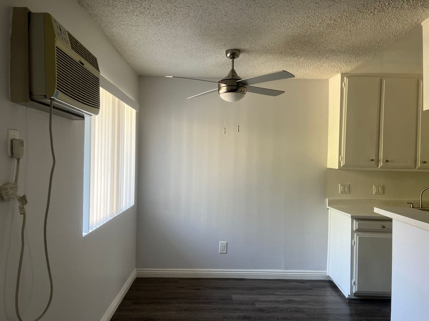 San Fernando Apartment: 650 Glenoaks Boulevard