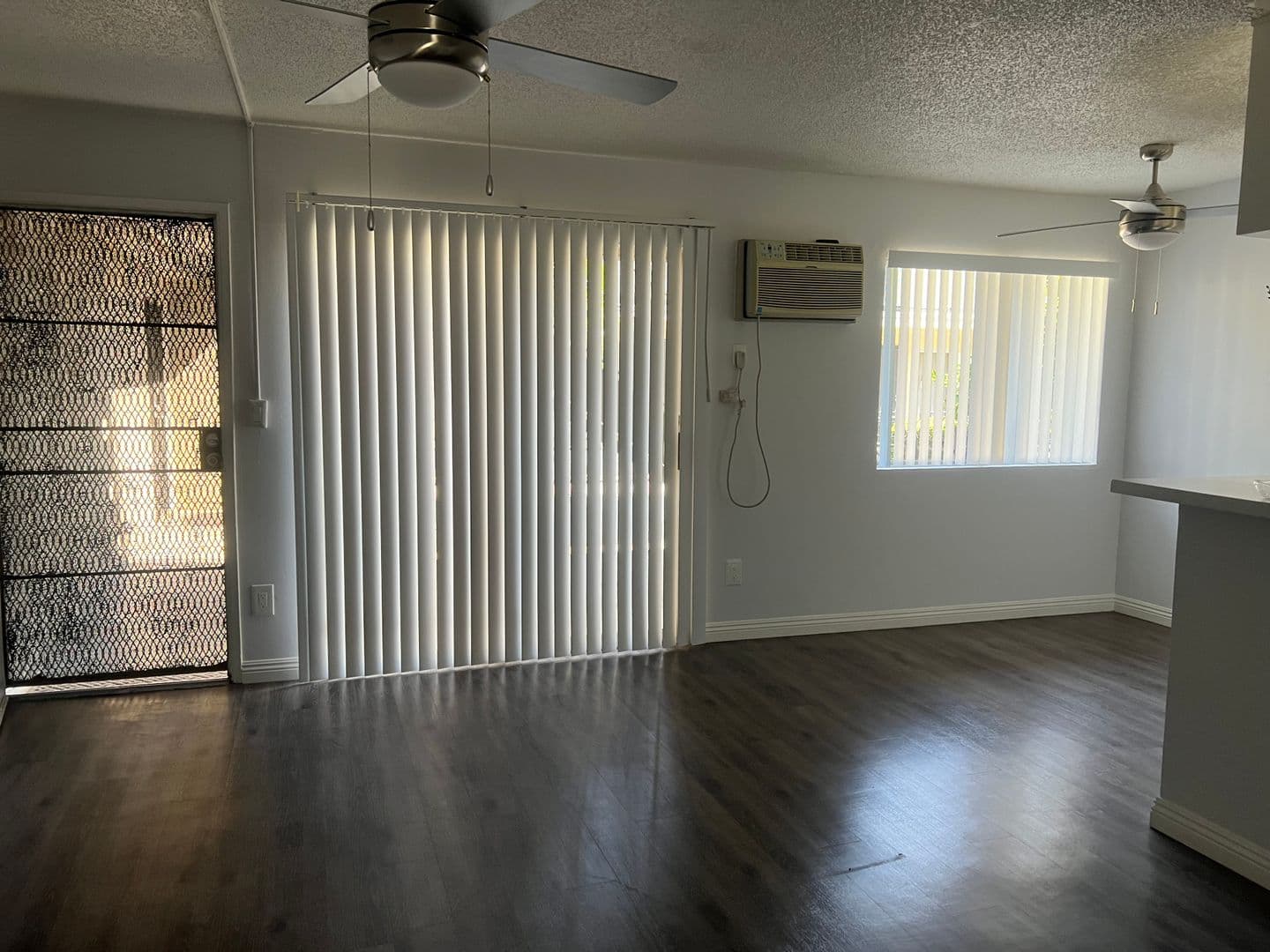 San Fernando Apartment: 650 Glenoaks Boulevard