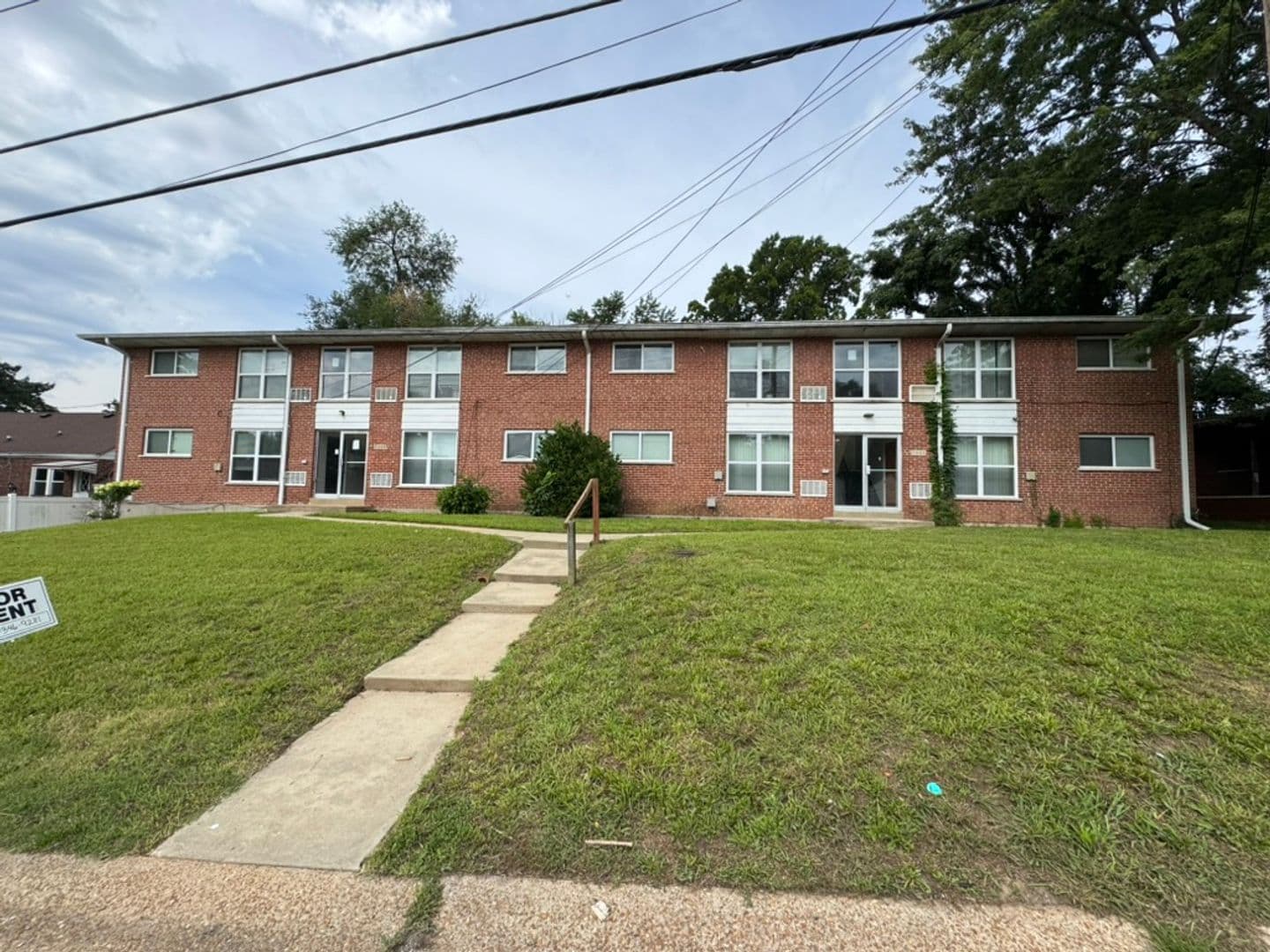 Saint Louis Apartment: 2440-2444 Shannon Ave