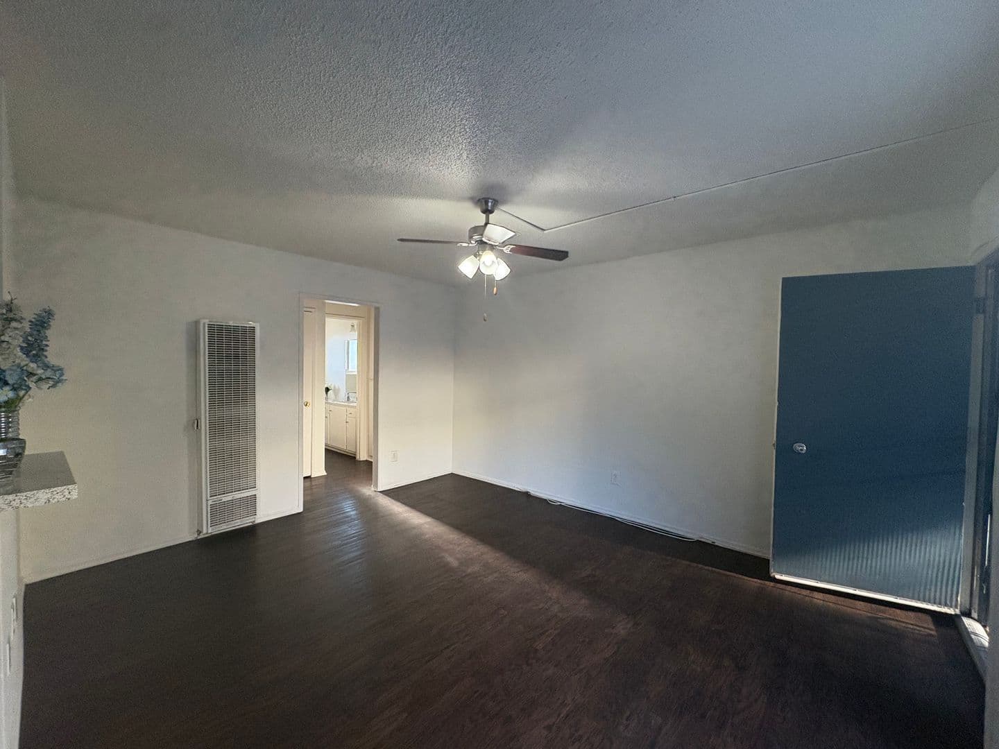 San Fernando Apartment: 650 Glenoaks Boulevard