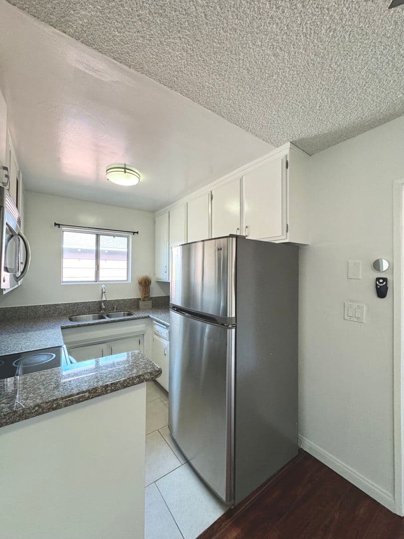 Los Angeles Apartment: 2106 S. Bentley Ave