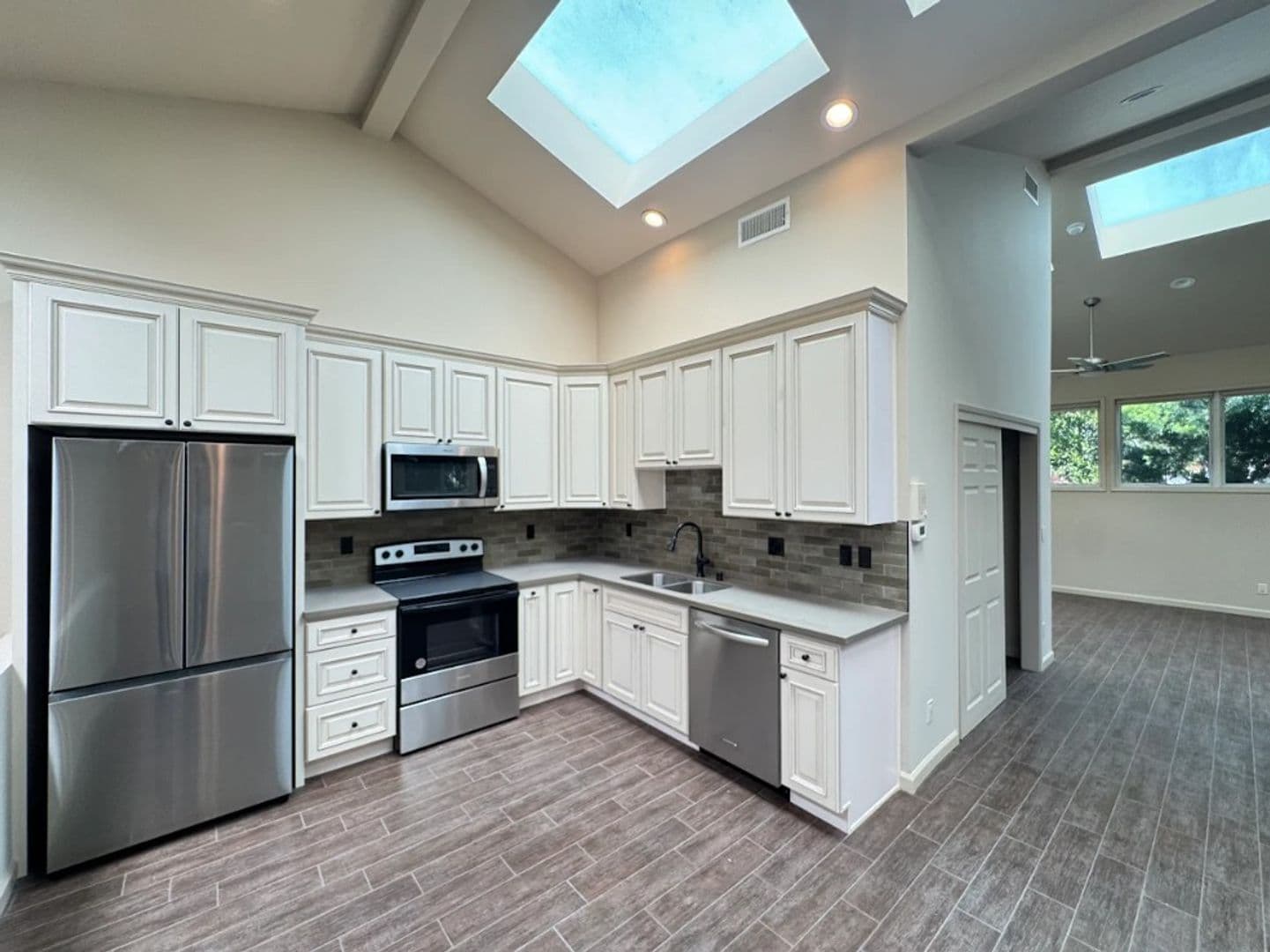 Los Angeles Apartment: 751 N. Harper Ave.