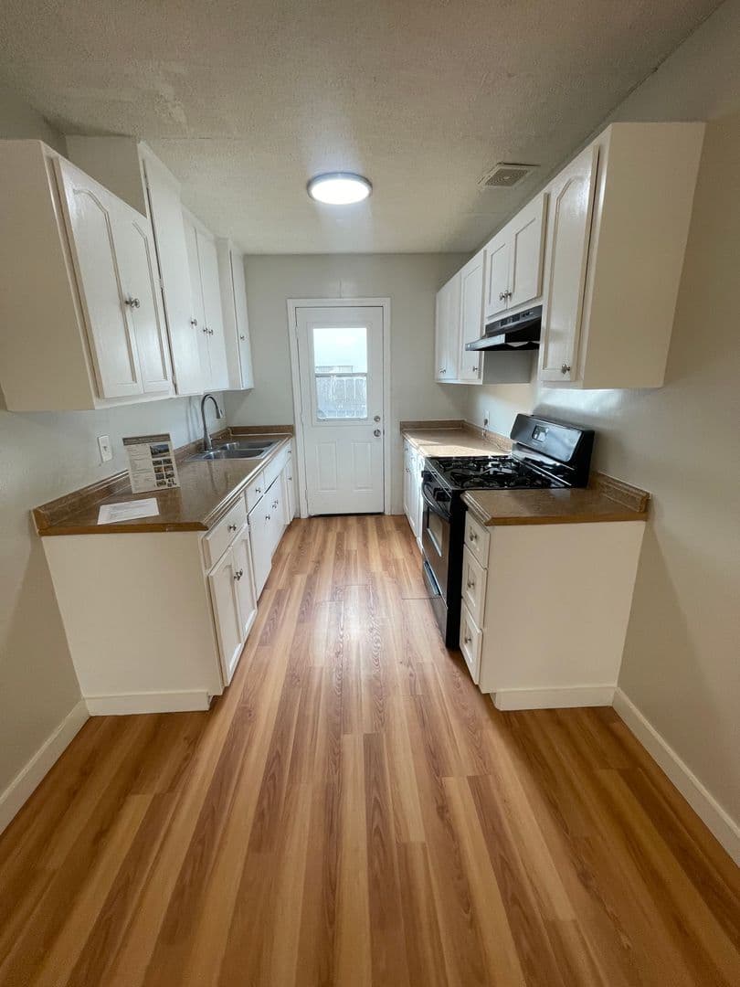 West Covina Apartment: 747 N Azusa Ave
