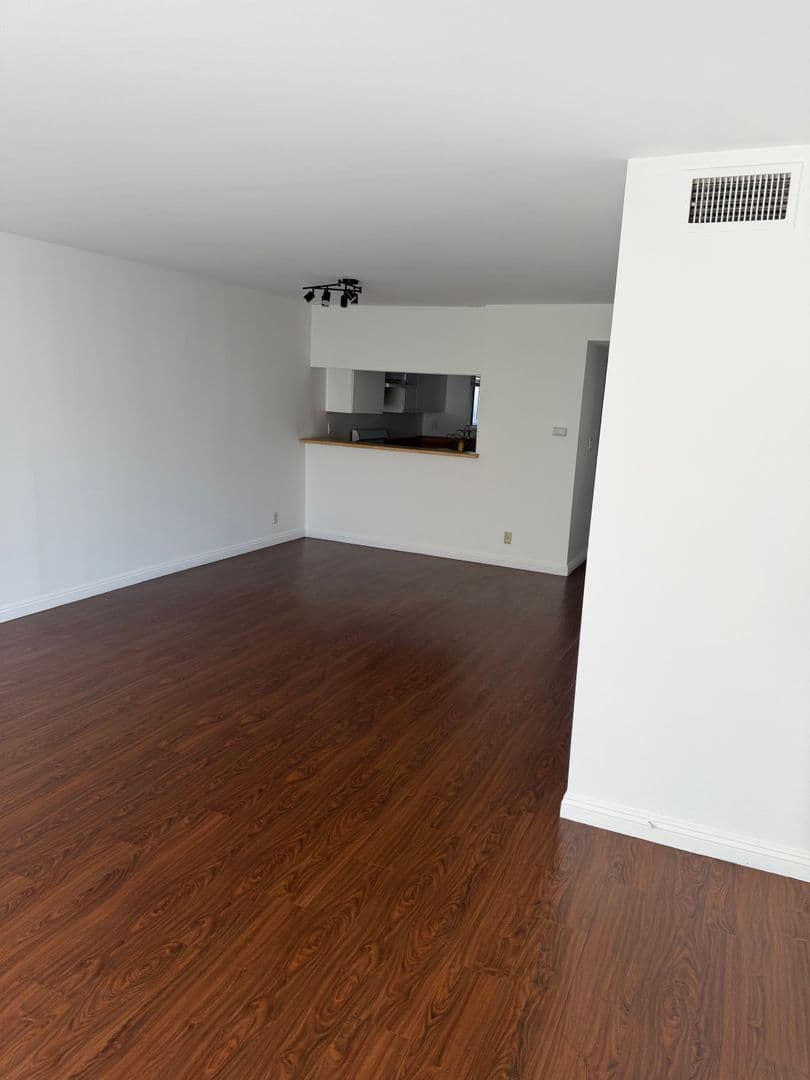 Glendale Apartment: 550 W. Stocker Street