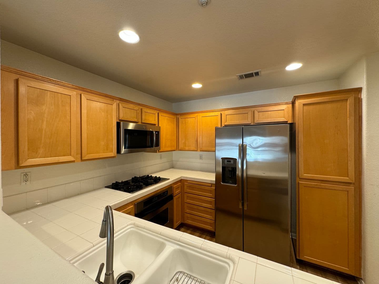 Pasadena Apartment: 616 E. Walnut Street