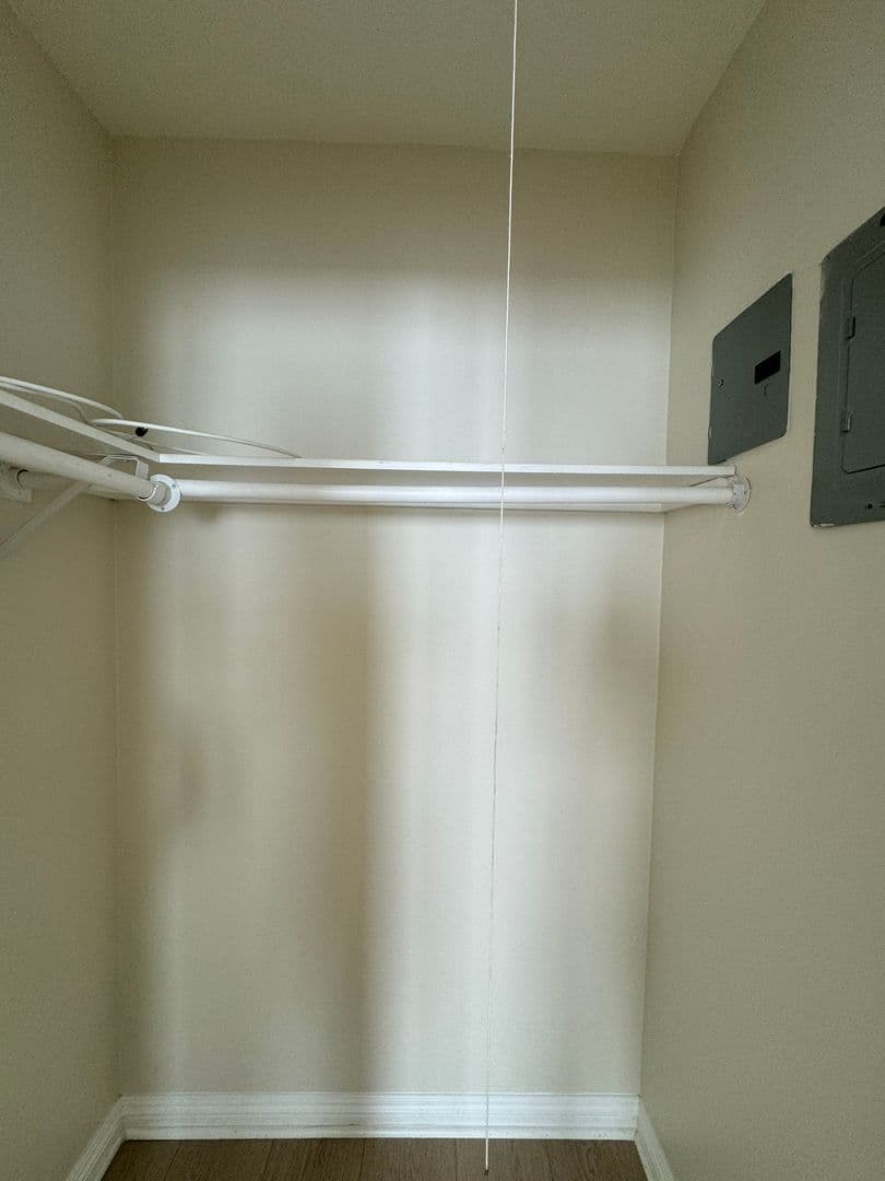 Beverly Hills Apartment: 352 S. Reeves Dr.