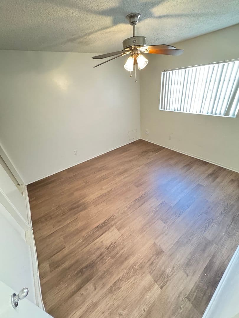 Glendale Apartment: 120 E Chestnut St