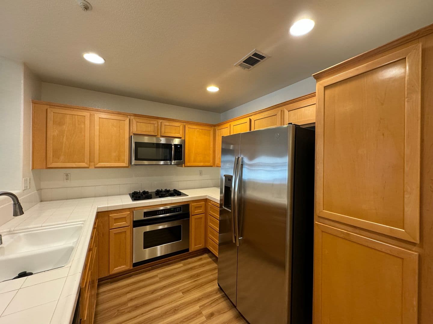 Pasadena Apartment: 616 E. Walnut Street