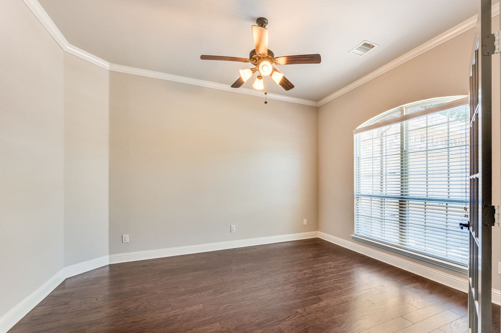 Grand Prairie House: 2812 Pino