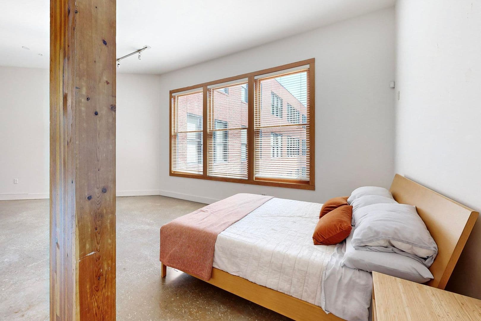 Dallas Condo: 2502 Live Oak  St.