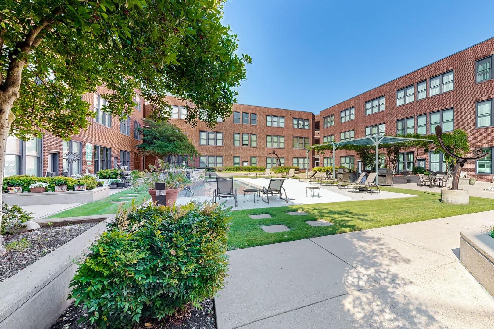Dallas Condo: 2502 Live Oak  St.