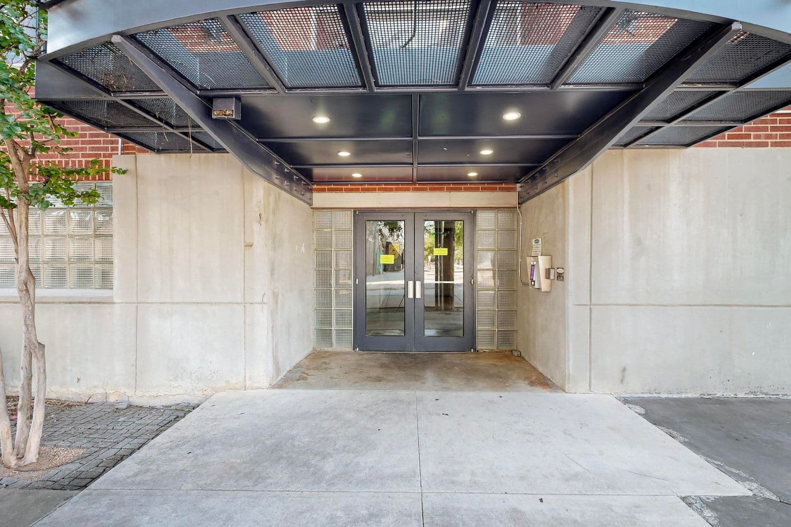 Dallas Condo: 2502 Live Oak  St.