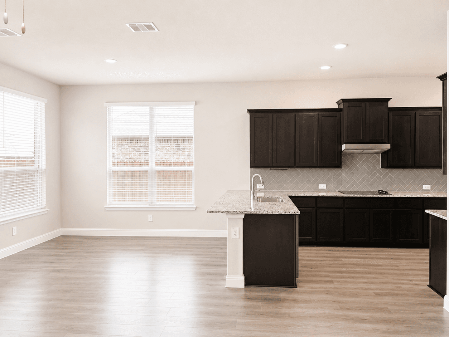 Midlothian House: 6002 14th St
