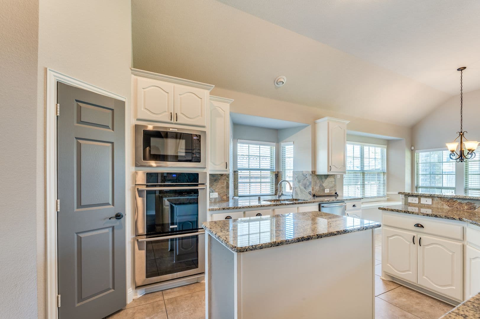 Grand Prairie House: 2812 Pino