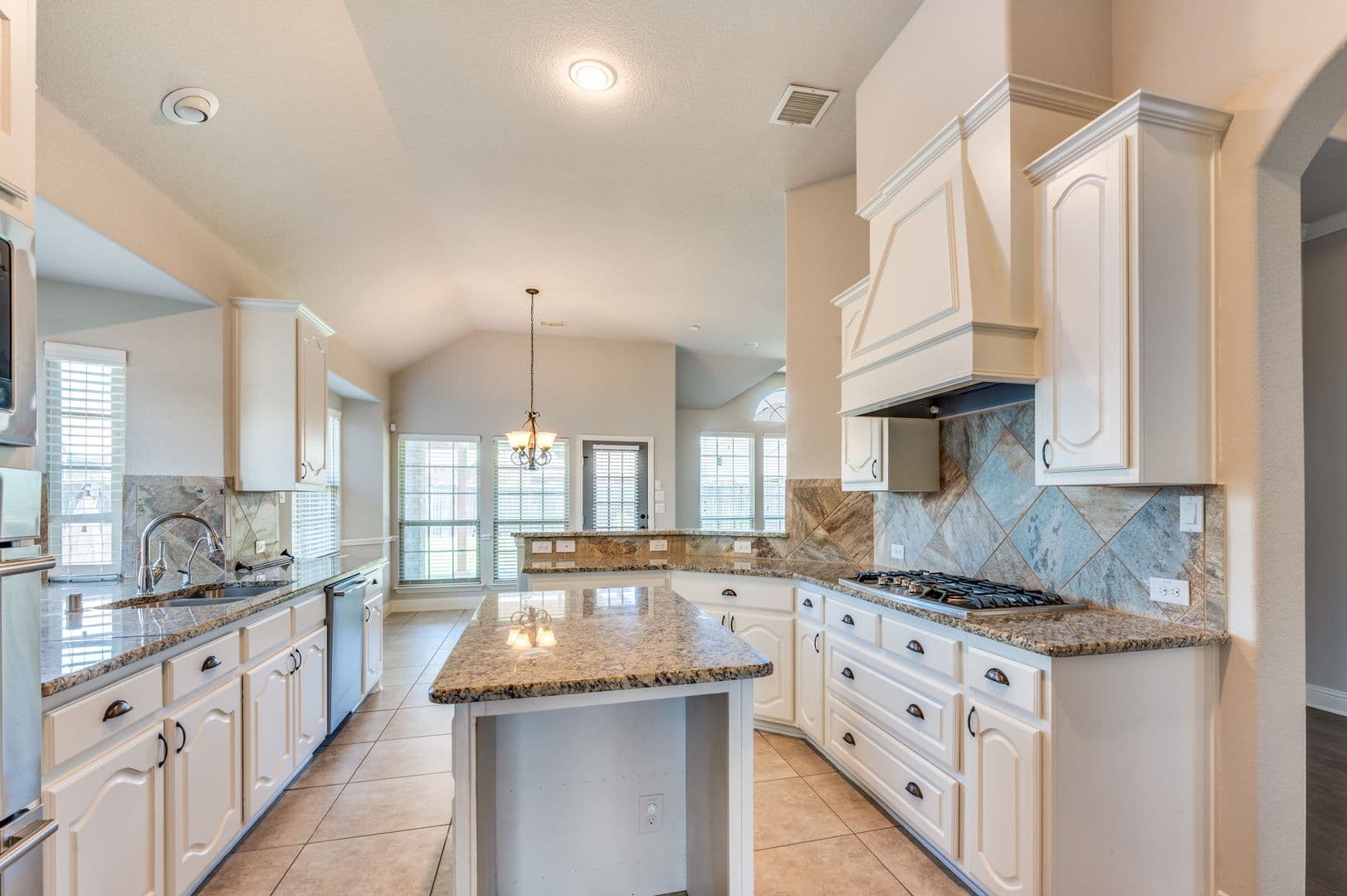 Grand Prairie House: 2812 Pino