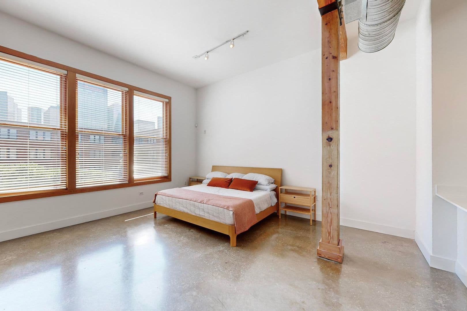 Dallas Condo: 2502 Live Oak  St.