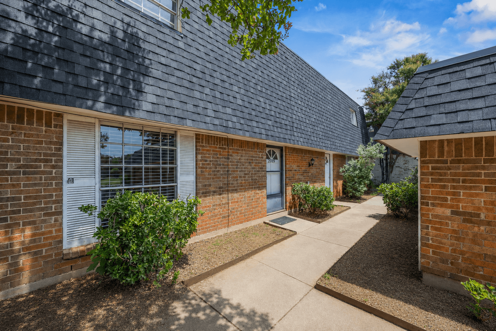 Arlington House: 2019 Fleur De Lis Ct