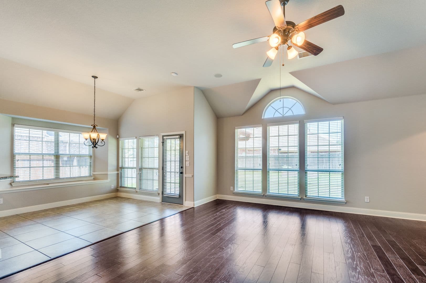 Grand Prairie House: 2812 Pino