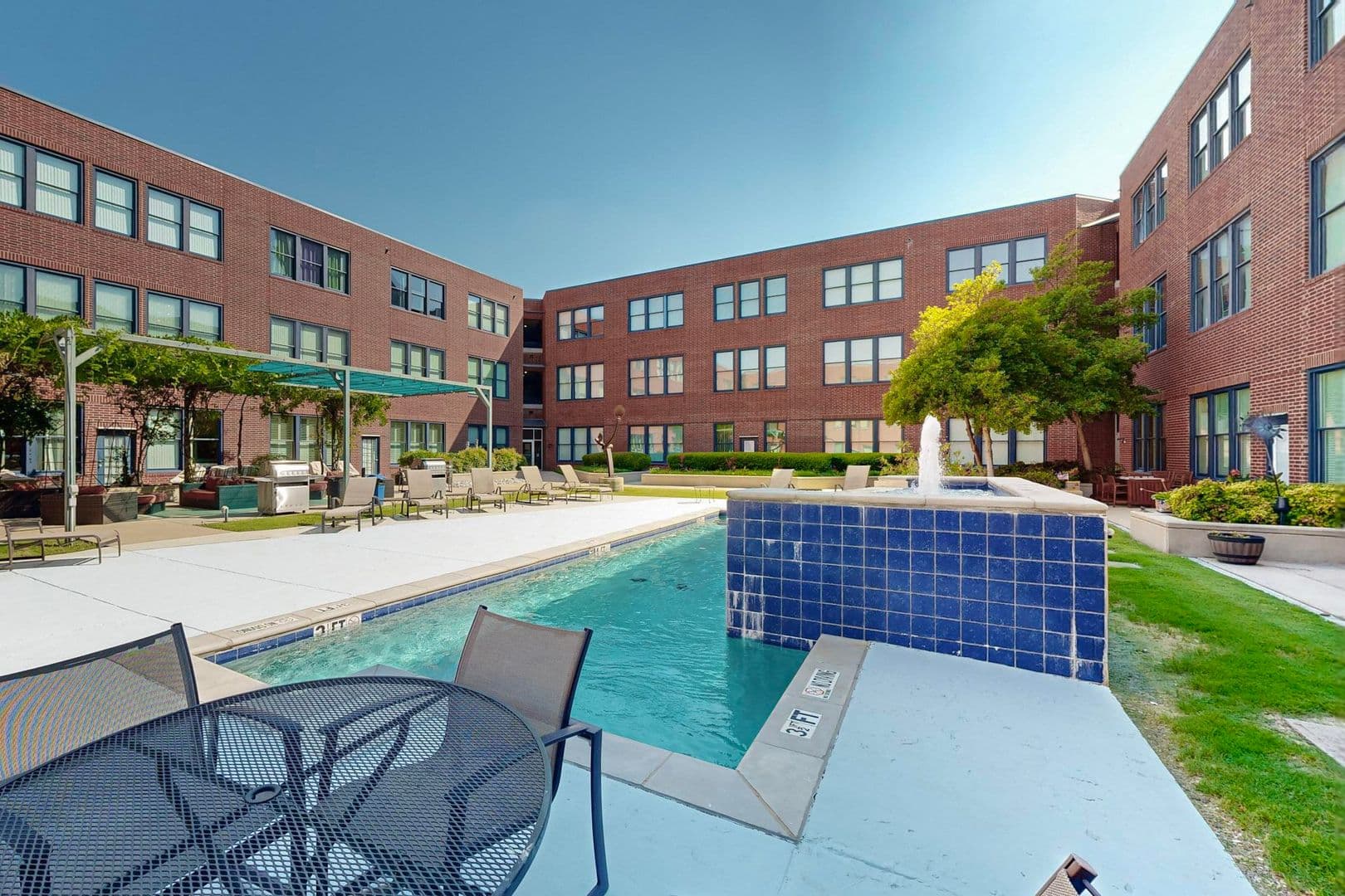 Dallas Condo: 2502 Live Oak  St.