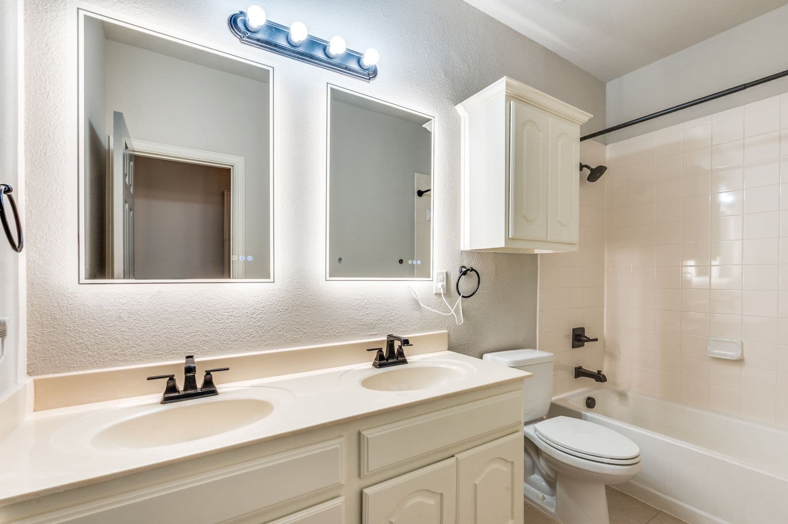 Grand Prairie House: 2812 Pino