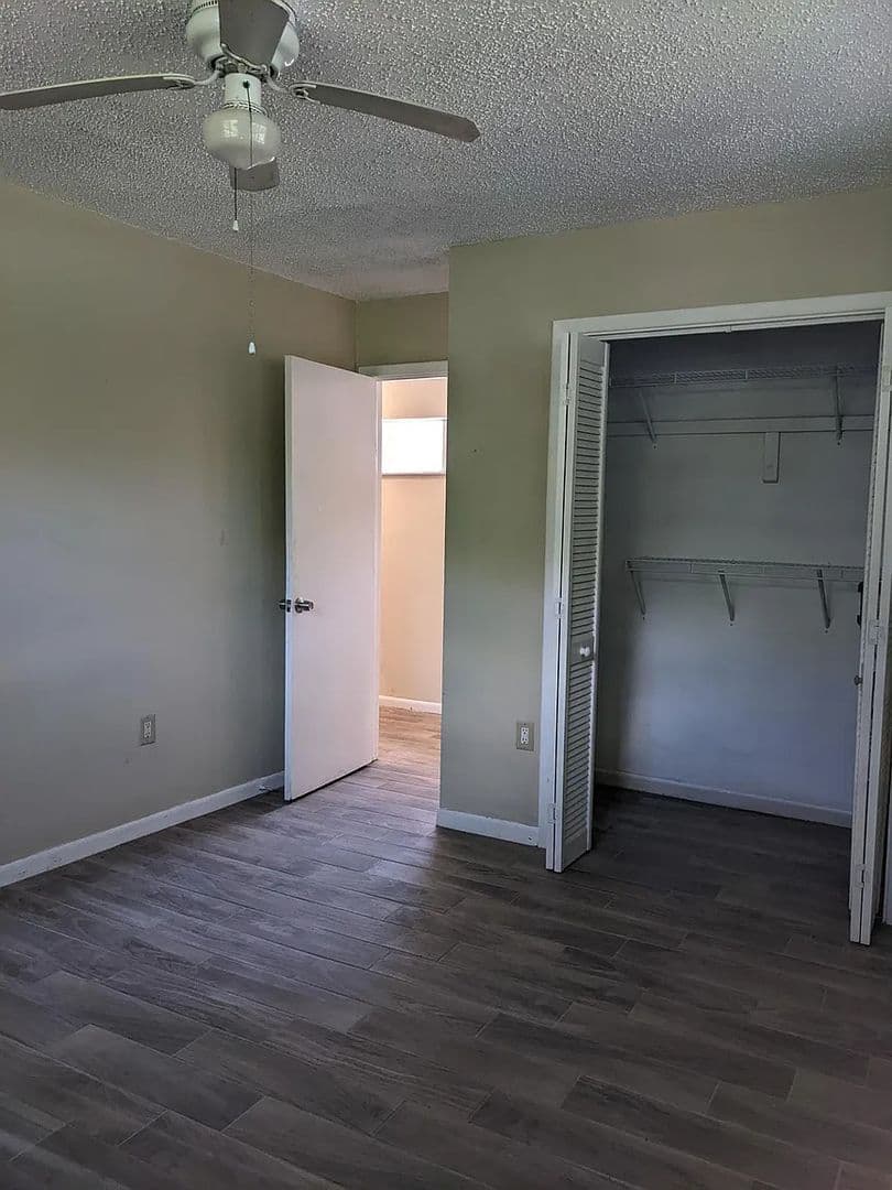 Port Richey Apartment: 5847 Sun Glo Avenue