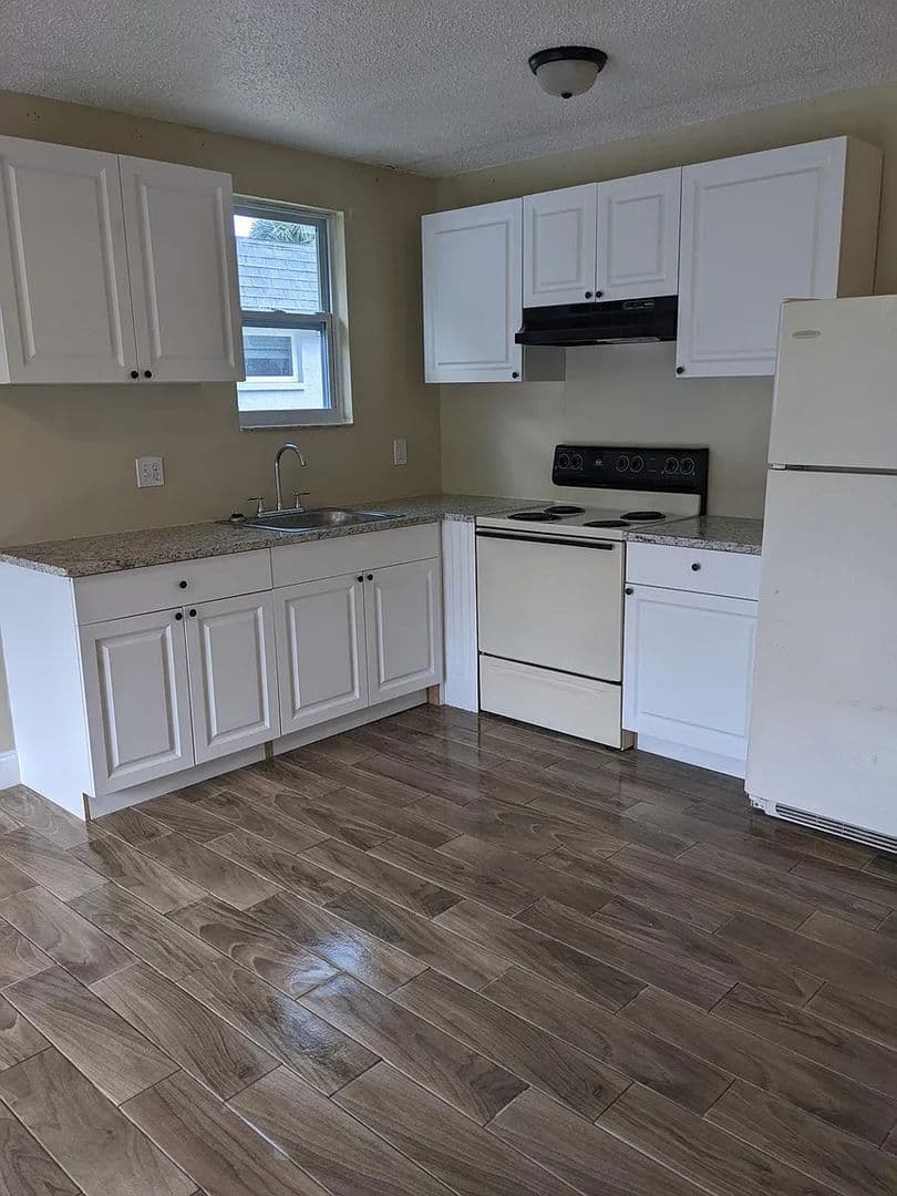 Port Richey Apartment: 5847 Sun Glo Avenue